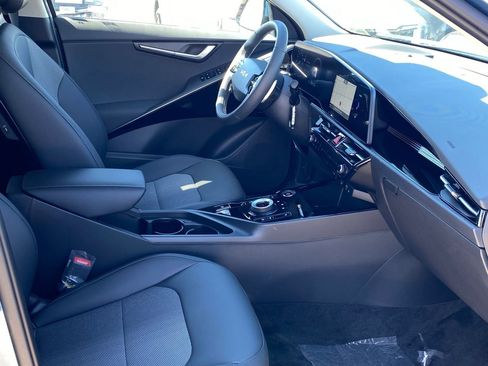 New 2025 Kia Niro Wind image 25