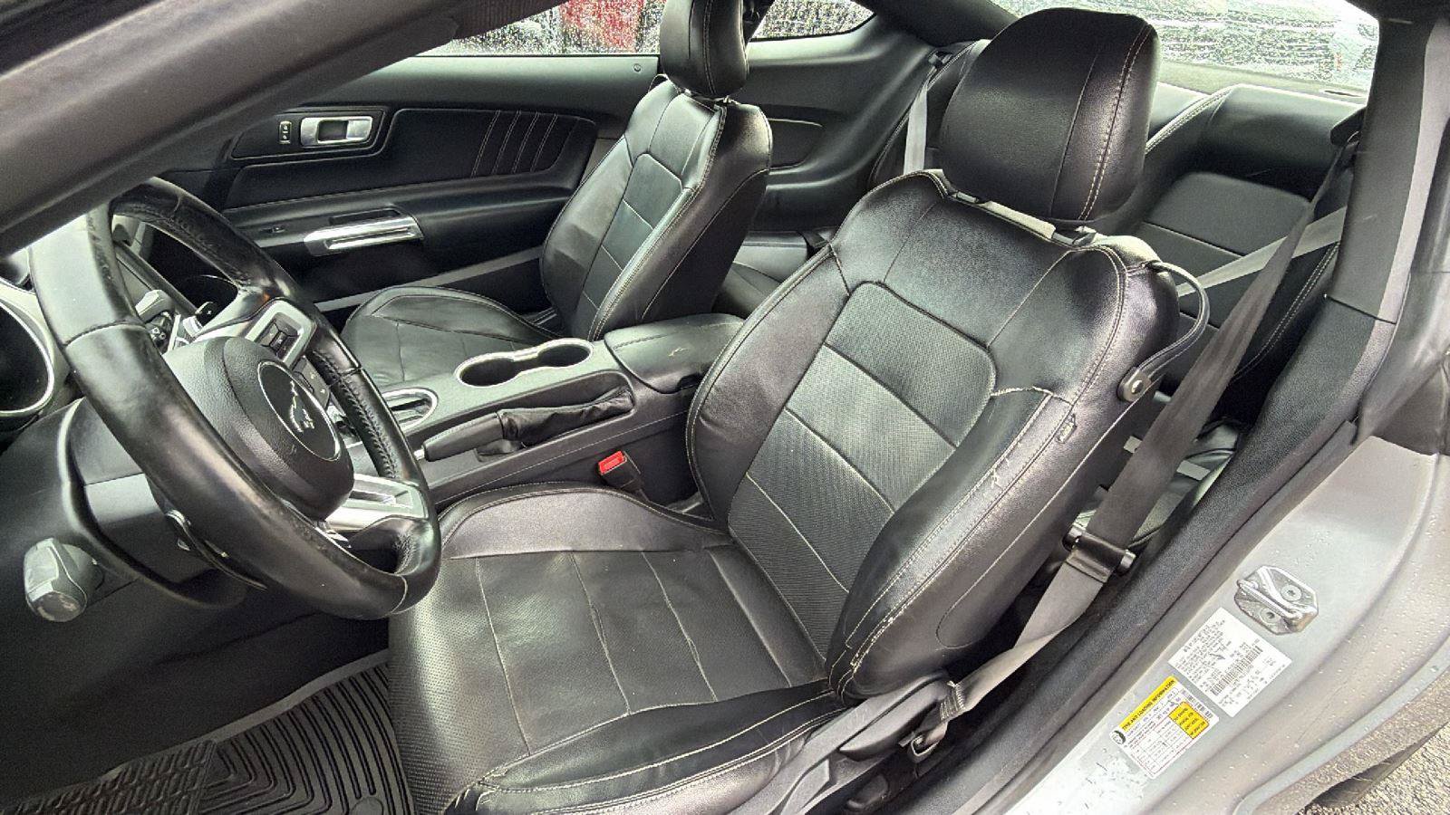 Used 2020 Ford Mustang Premium RWD image 4