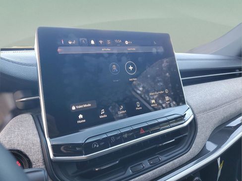 Certified 2024 Jeep Compass Latitude image 22