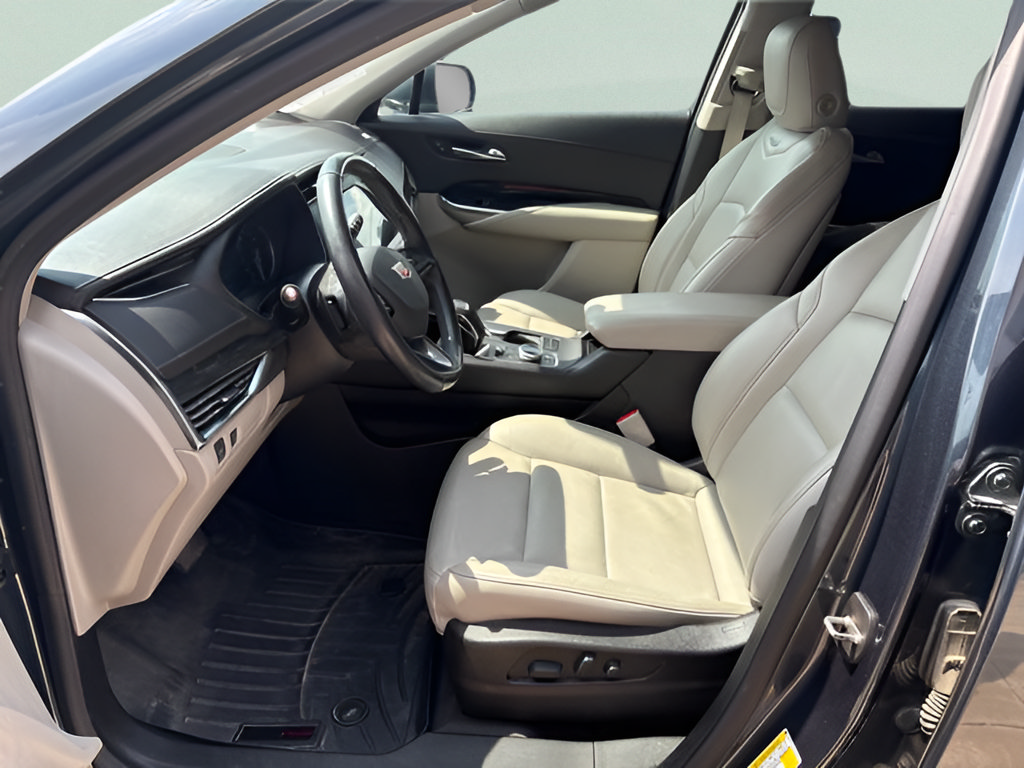 Used 2019 Cadillac XT4 Premium Luxury w/ Cold Weather Package FWD image 15