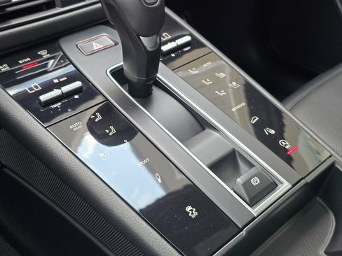 Used 2023 Porsche Macan AWD/4WD image 26