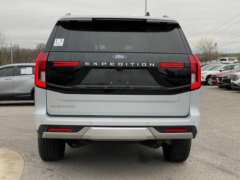 Used 2025 Ford Expedition Platinum image 6