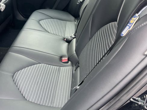 Used 2023 Toyota Camry SE image 12
