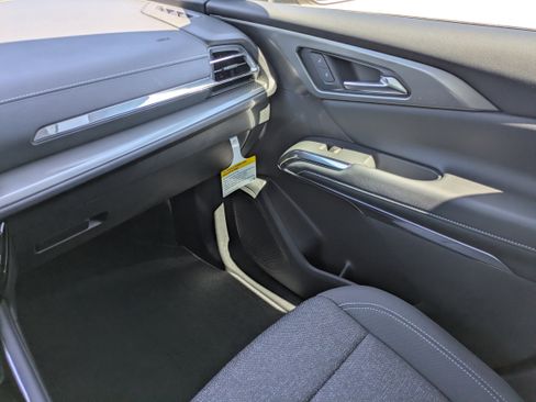 New 2026 Chevrolet Traverse LT image 13