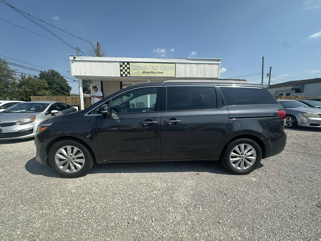 Used 2017 Kia Sedona EX FWD image 2