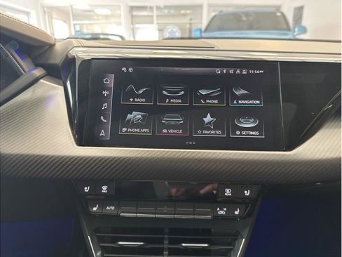 Used 2022 Audi e-tron GT Prestige w/ Prestige Package image 19