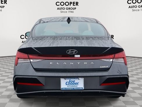 New 2025 Hyundai Elantra Limited image 8