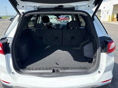 Used 2020 Chevrolet Equinox LT w/ Driver Convenience Package AWD/4WD image 9