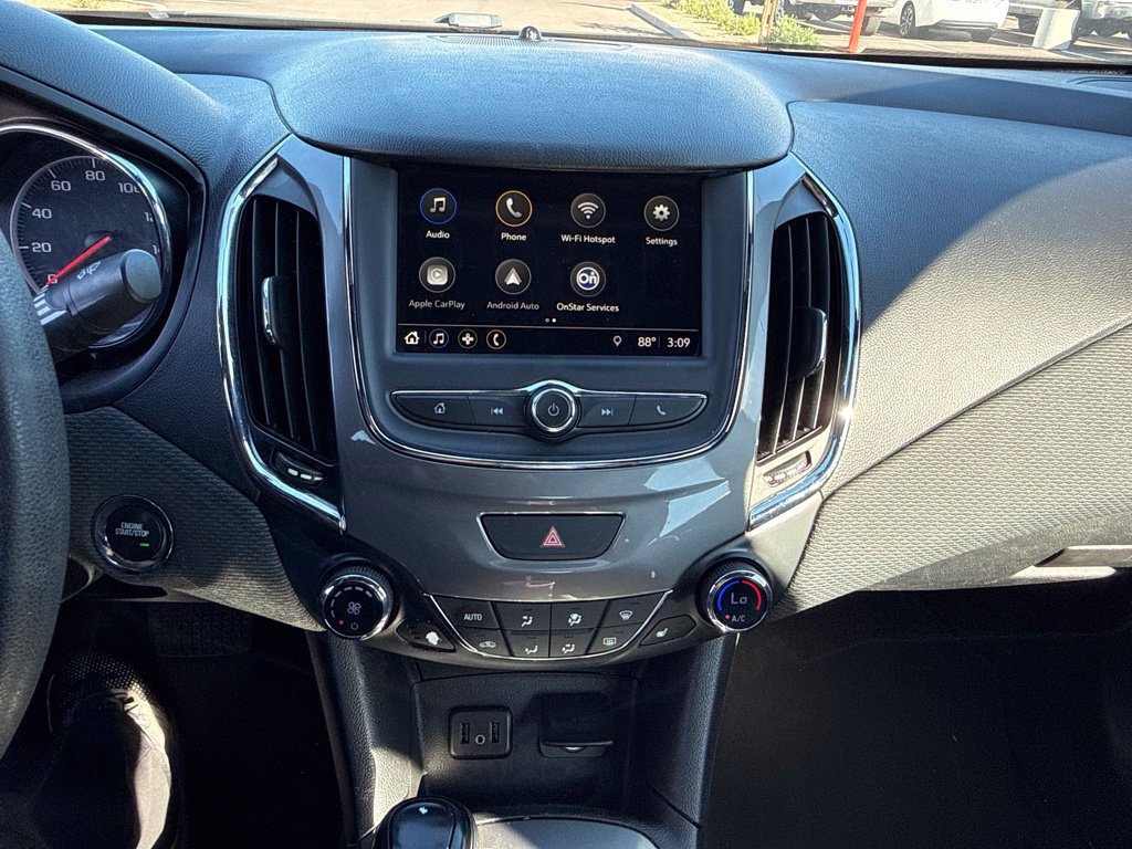 Used 2019 Chevrolet Cruze LT w/ Convenience Package FWD image 9