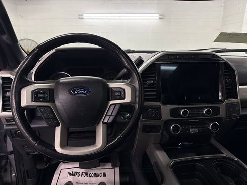 Certified 2022 Ford F450 Lariat w/ Lariat Ultimate Package image 9