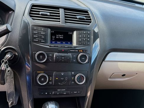 Used 2019 Ford Explorer FWD image 12