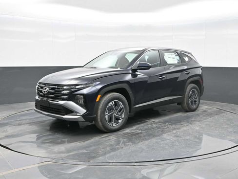 New 2026 Hyundai Tucson Blue SE image 4