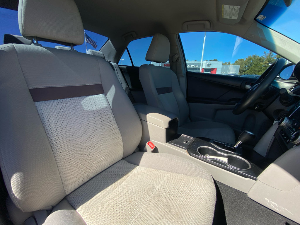Used 2012 Toyota Camry LE FWD image 14
