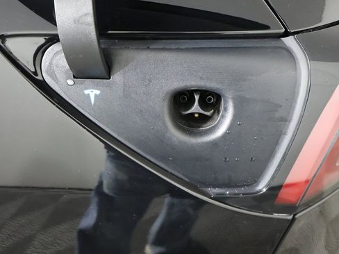 Used 2019 Tesla Model 3 Standard Range Plus image 16