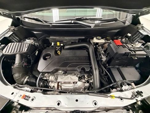 Certified 2025 Chevrolet Equinox ACTIV w/ Safety and Technology Package AWD/4WD image 28
