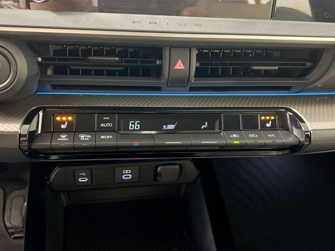 Used 2026 Toyota Prius XLE image 27