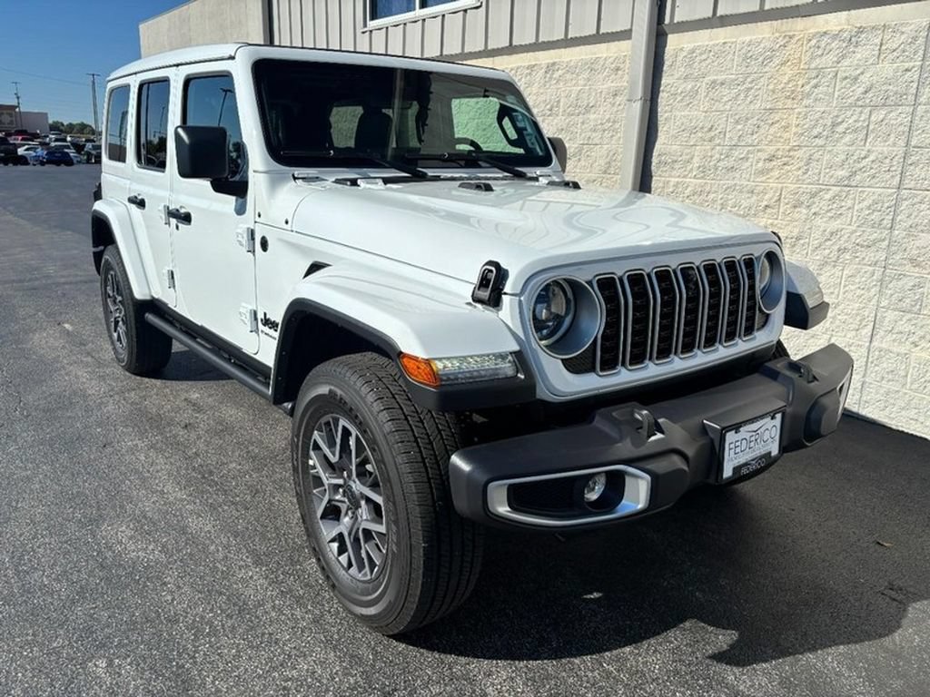 Used 2025 Jeep Wrangler Unlimited Sahara AWD/4WD image 2