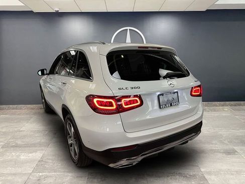 Certified 2022 Mercedes-Benz GLC 300 4MATIC image 4