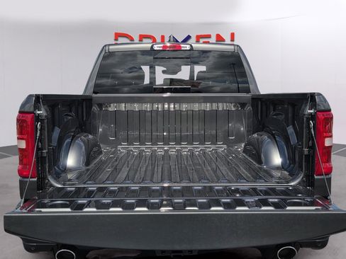 New 2026 RAM 1500 Laramie AWD/4WD image 30