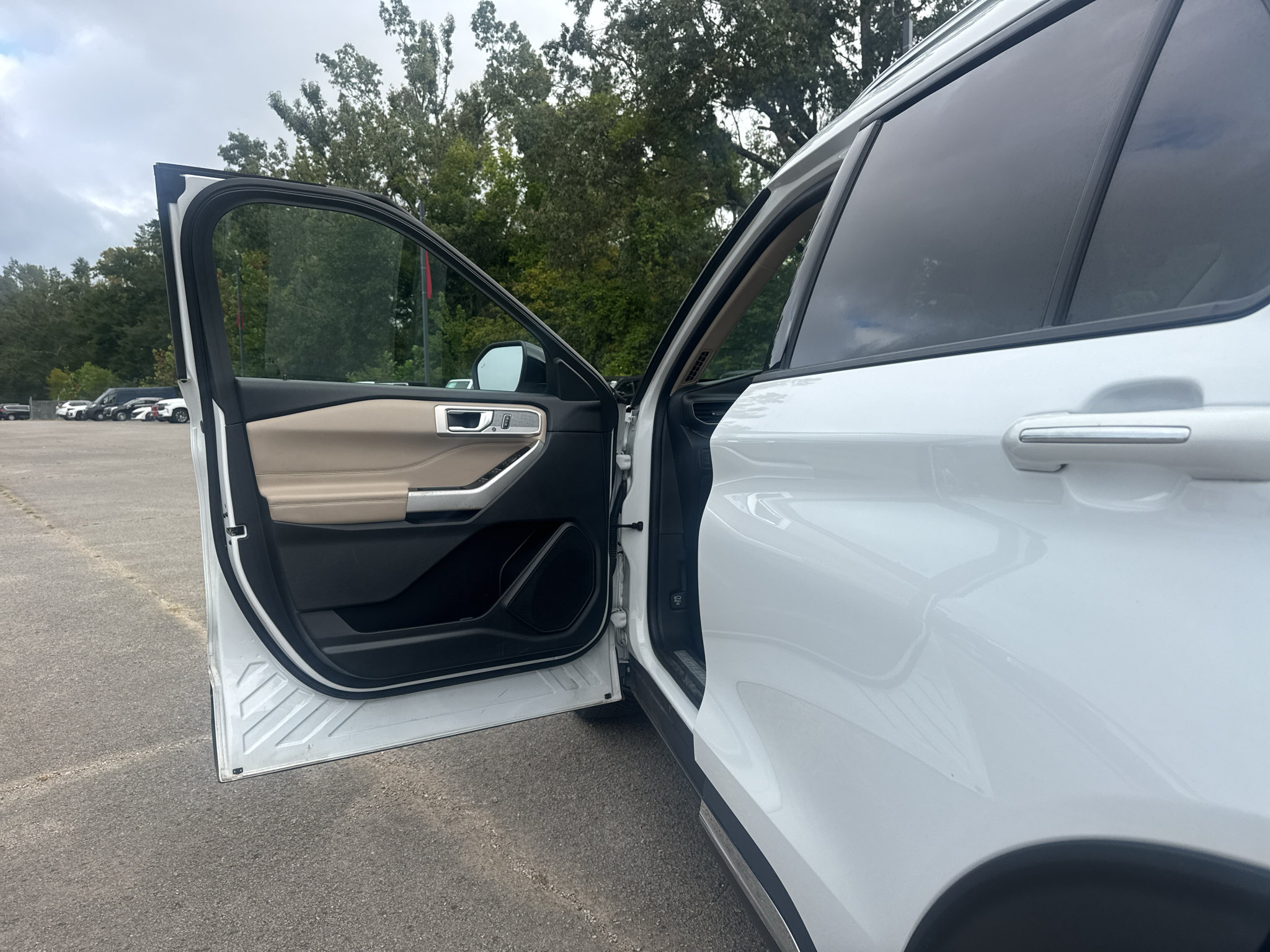 Used 2022 Ford Explorer Limited RWD image 18