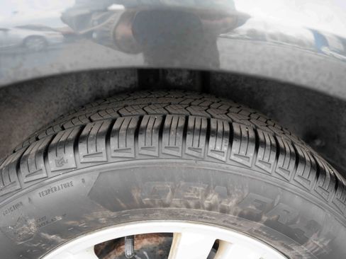 Used 2015 Chevrolet Sonic LT image 29