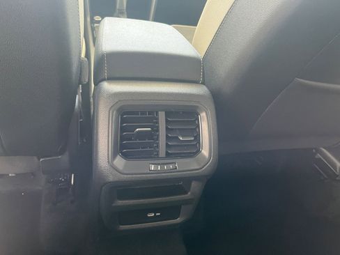 Used 2025 Volkswagen Taos SE image 23