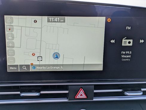 Used 2025 Hyundai Elantra SEL image 17