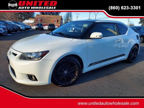Used 2011 Scion tC image 1