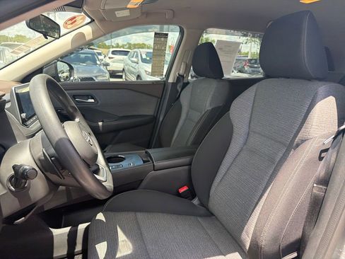 Used 2022 Nissan Rogue SV FWD image 16
