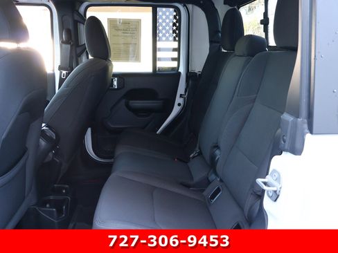 Used 2021 Jeep Gladiator Willys image 15