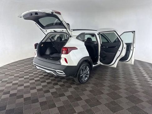 Used 2023 Kia Seltos S AWD/4WD image 17
