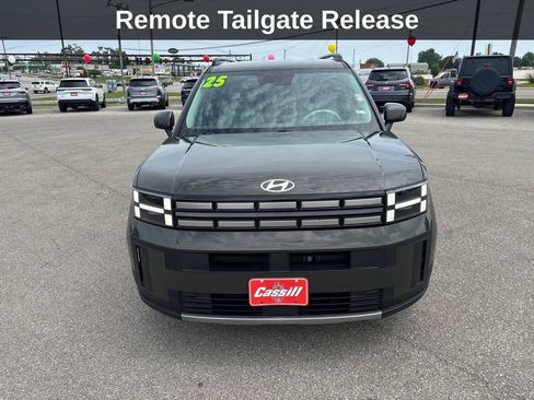 Used 2025 Hyundai Santa Fe SEL FWD image 10