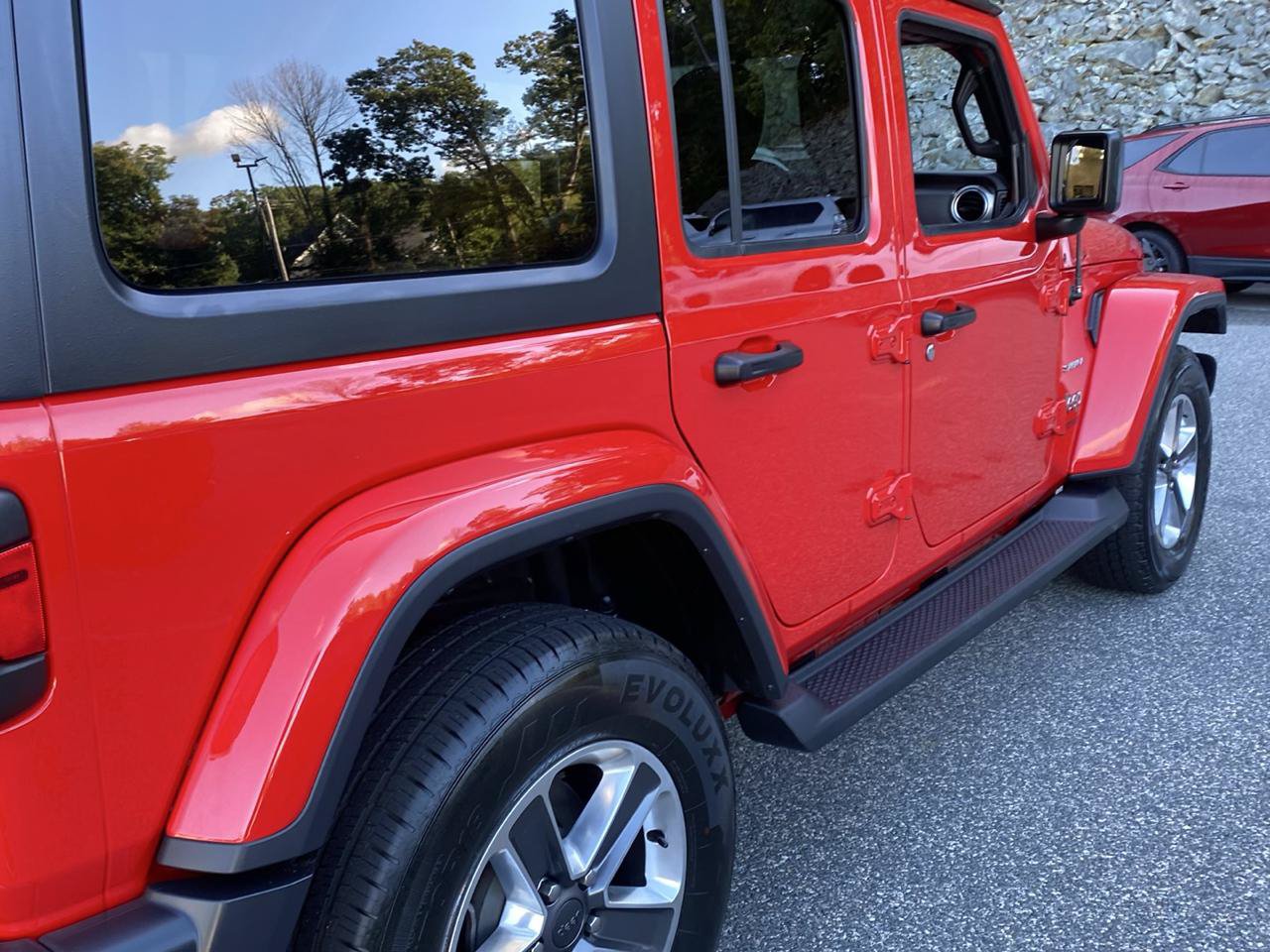 Used 2020 Jeep Wrangler Unlimited Sahara AWD/4WD image 31