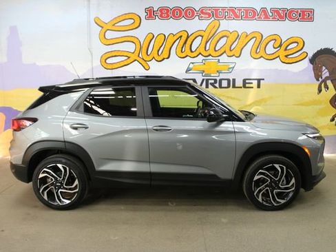 Used 2025 Chevrolet TrailBlazer RS w/ Convenience Package AWD/4WD image 1