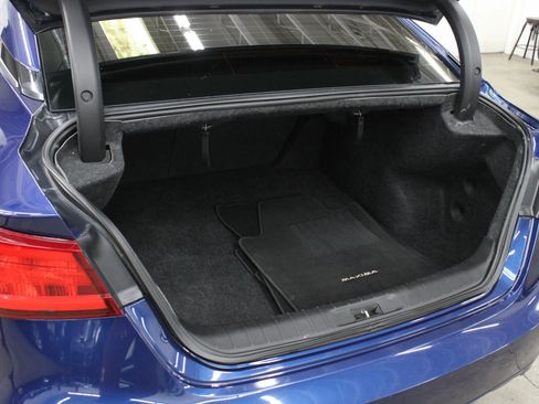 Used 2017 Nissan Maxima Platinum image 36