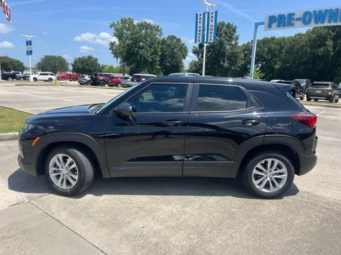 Used 2023 Chevrolet TrailBlazer LS FWD image 3