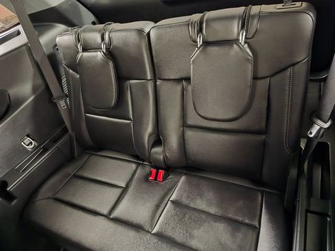 Used 2023 Ford Explorer Limited image 19