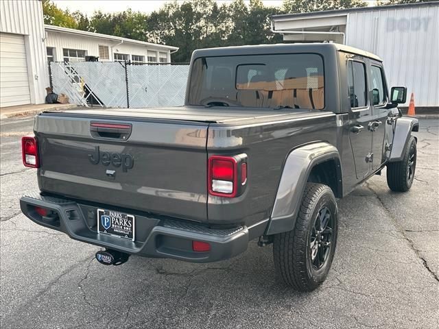 Used 2023 Jeep Gladiator Sport AWD/4WD image 12