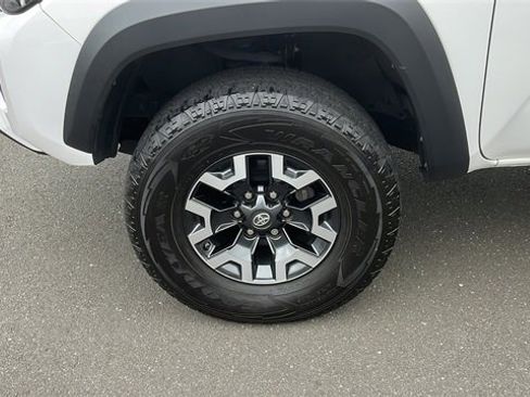 Certified 2021 Toyota Tacoma TRD Off-Road w/ TRD Premium Off Road Package image 8