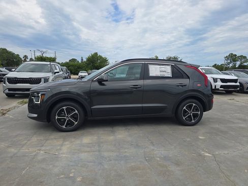 New 2026 Kia Niro EX FWD image 4