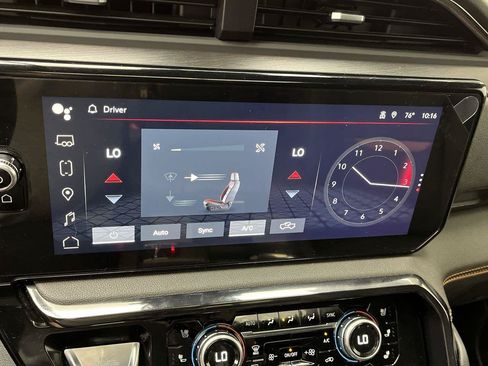 Used 2024 GMC Sierra 1500 AT4 w/ Technology Package AWD/4WD image 22