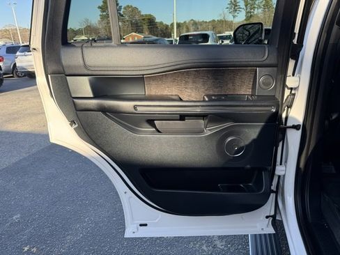 Used 2018 Ford Expedition Limited w/ Equipment Group 301A image 15