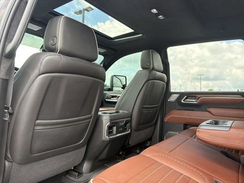 Used 2024 GMC Sierra 2500 Denali Ultimate AWD/4WD image 15