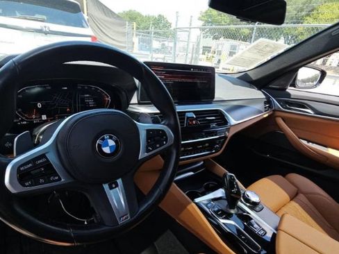Used 2023 BMW 540i xDrive w/ Executive Package AWD/4WD image 3