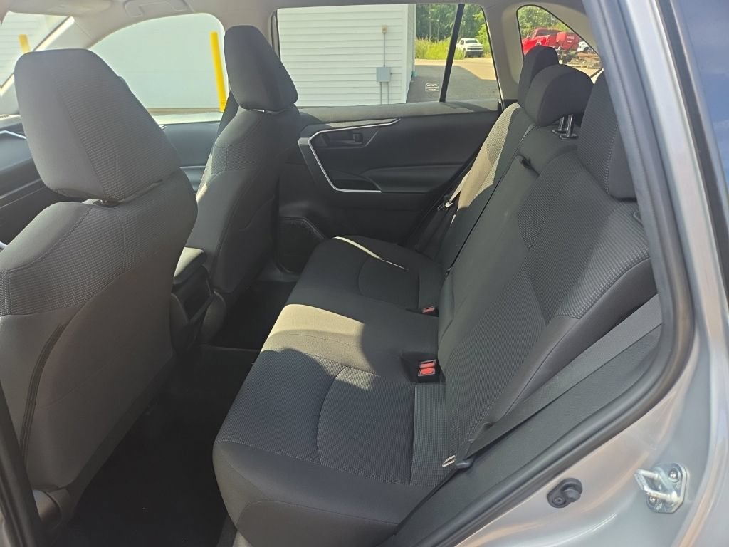 Used 2021 Toyota RAV4 LE w/ Carpet Mat Package (TMS) FWD image 8
