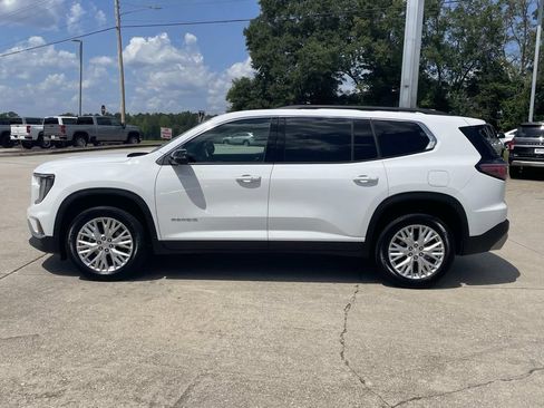 Used 2026 GMC Acadia Elevation w/ Elevation Premium Package FWD image 2