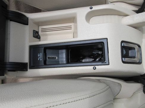 Used 2011 Volkswagen Eos Komfort FWD image 31