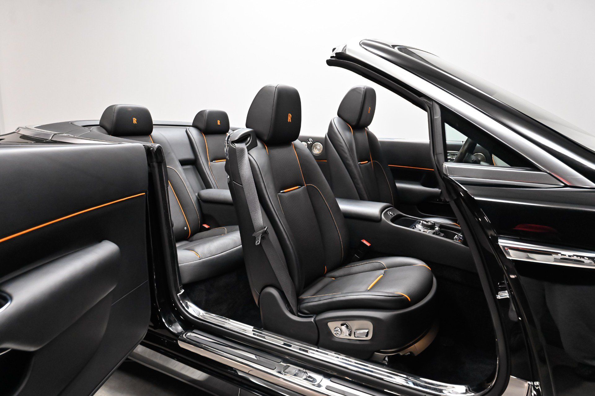 Used 2017 Rolls-Royce Dawn RWD image 49