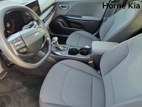 New 2025 Kia K4 LXS image 10