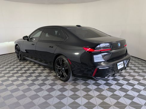 Used 2024 BMW i7 eDrive50 w/ M Sport Package RWD image 3